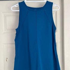 ATHLETA TANK with flowy open back